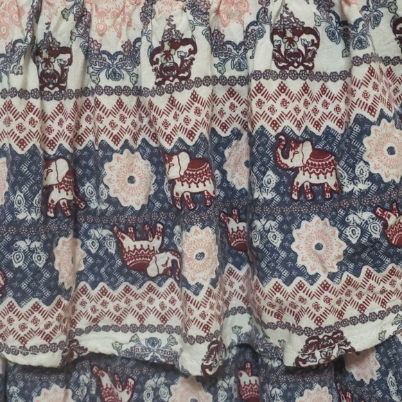 Girls XS off the shoulder white dress w/print - Picture 2 of 5